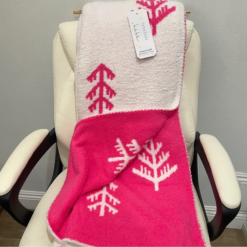 NEW Nicole Miller Artelier Oversized Decorative Throw Blanket Pink‎ White Tree